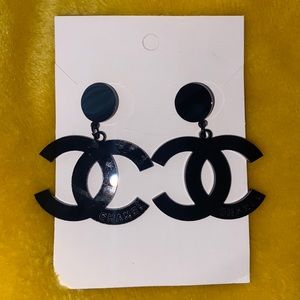Earring black